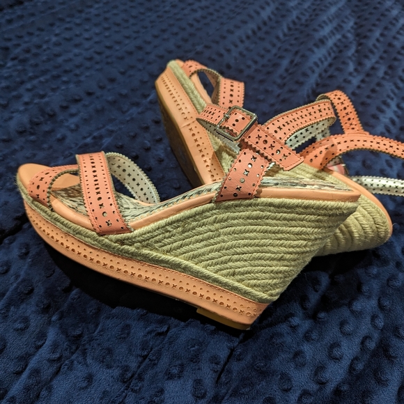 Nearly New Gianni Bini Pink/Salmon Leather Wedge Heels Size 10 - Picture 6 of 8